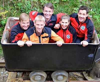 Das Team der Bergretter im Mannschaftsbus © Martin Gruber